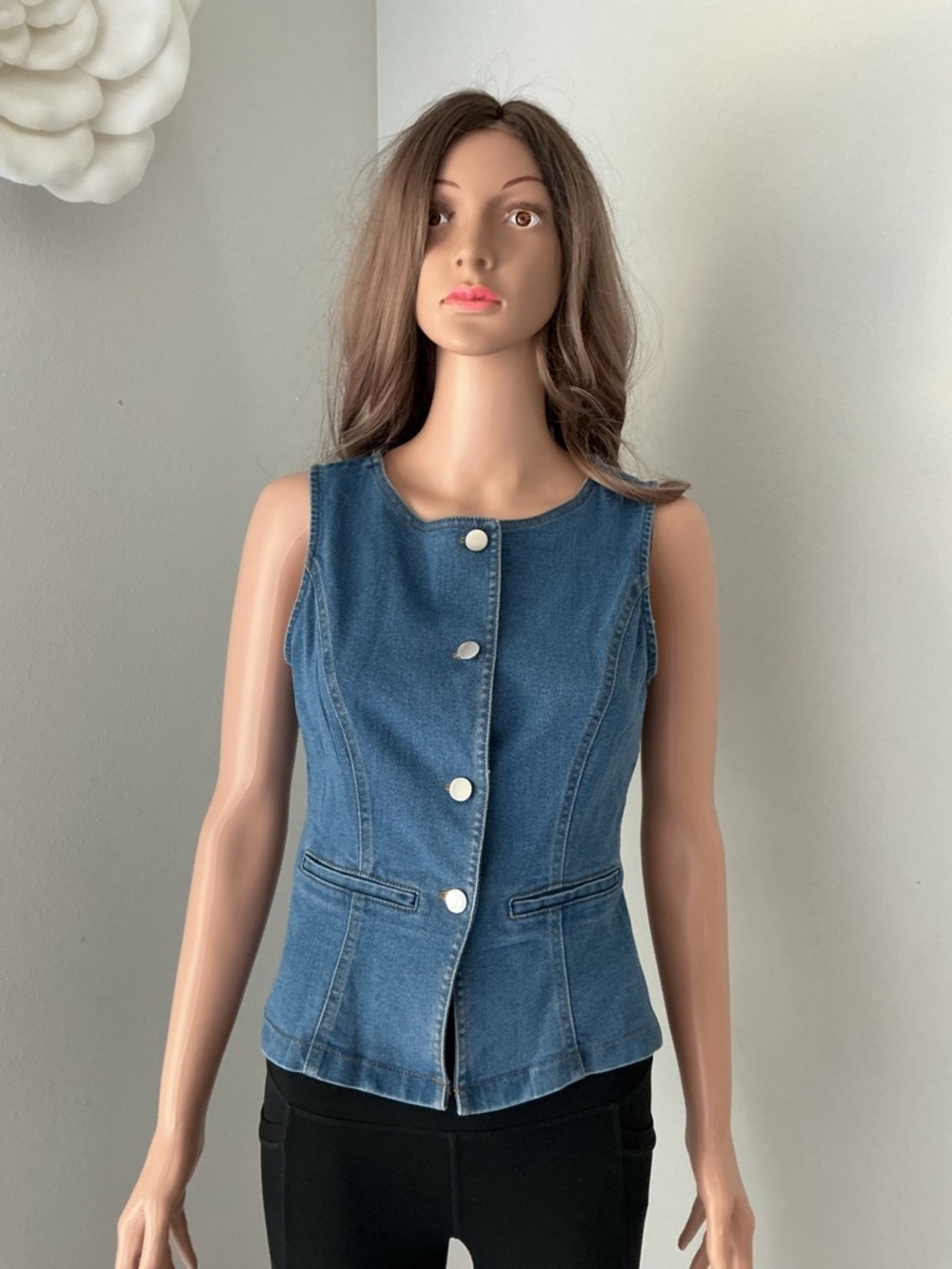Haute Monde Blue Sleeveless Denim Button-Front Top